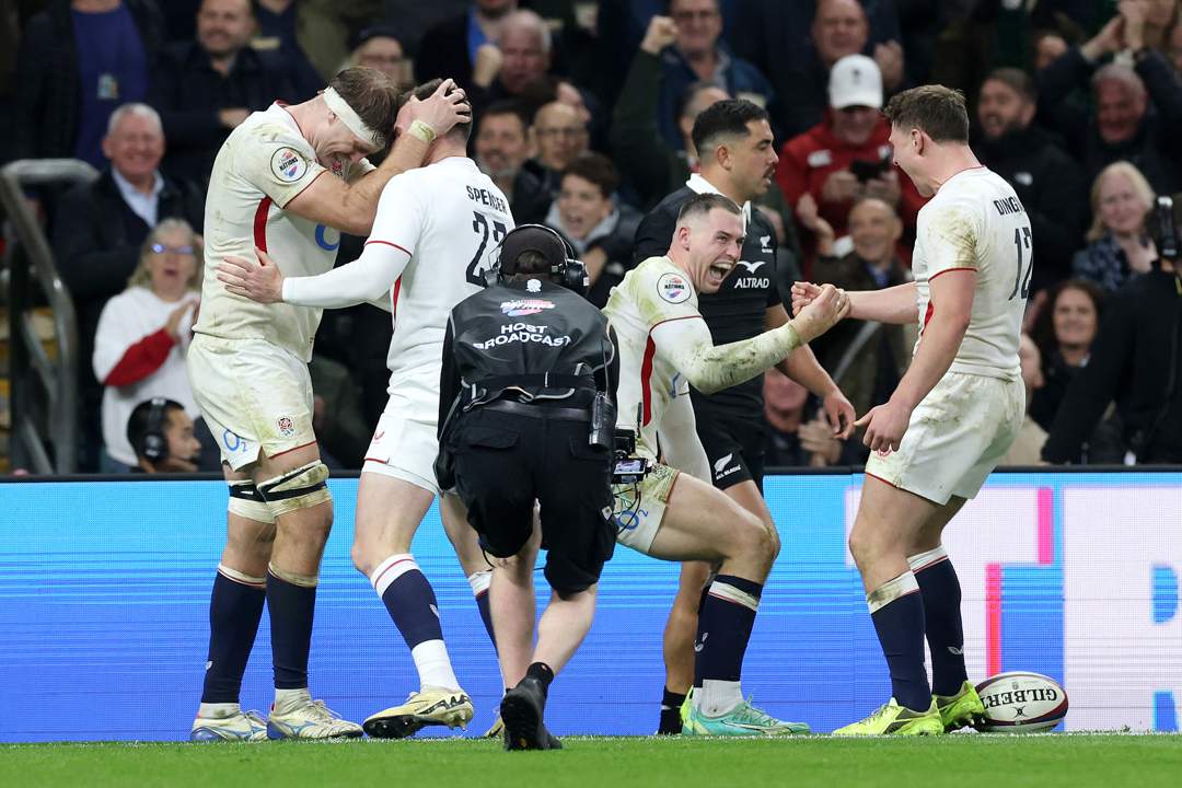 England Stun All Blacks in Twickenham