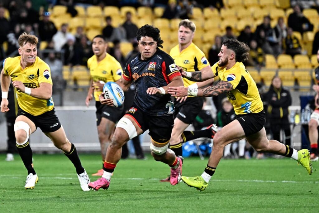 Chiefs v Hurricanes